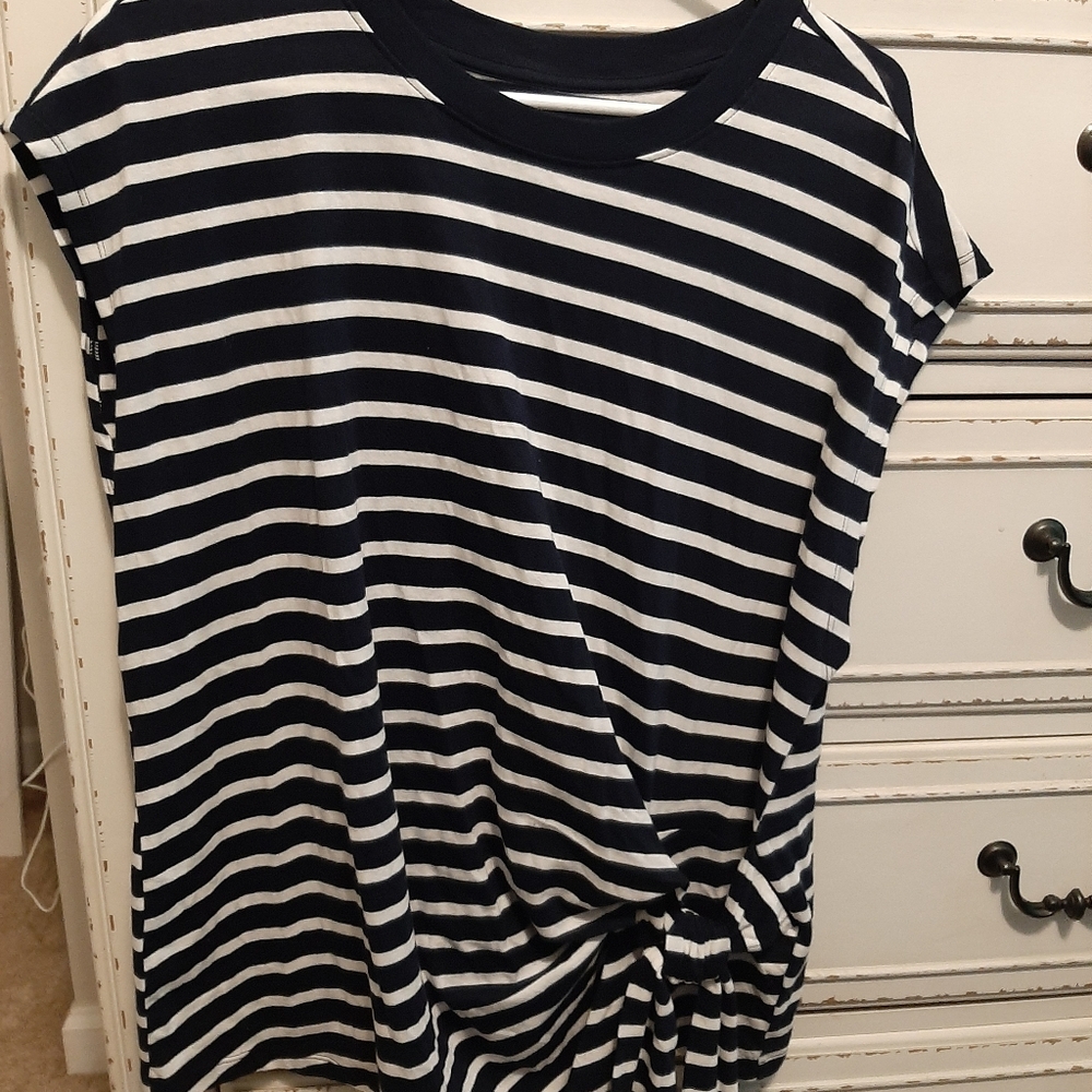 Old Navy Black and White Striped Short Sleeve Tee With Knot At Waist 2x NEW